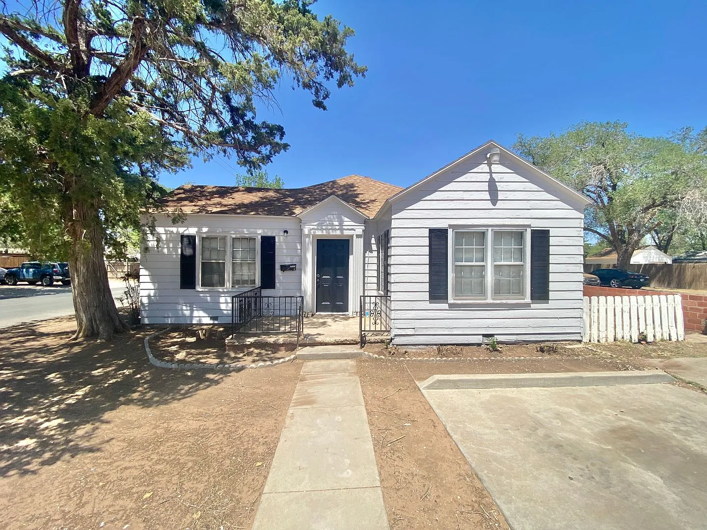 Available Now - 2 bed 1 bath near Texas Tech University — Photo 1