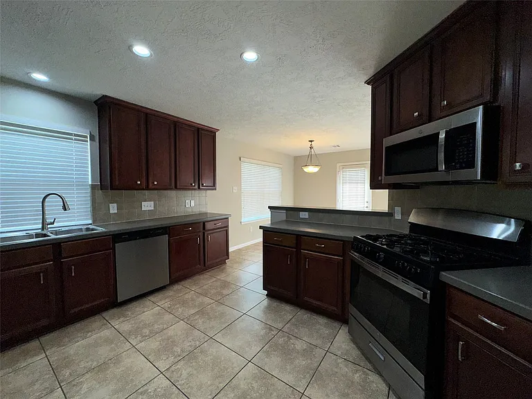 3715 Humble Dr — Photo 8