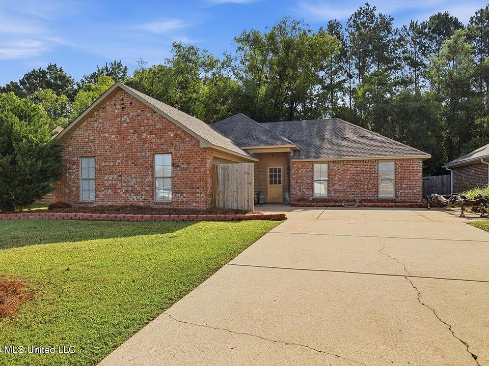 1st image of 146 Cedar Spring Cir