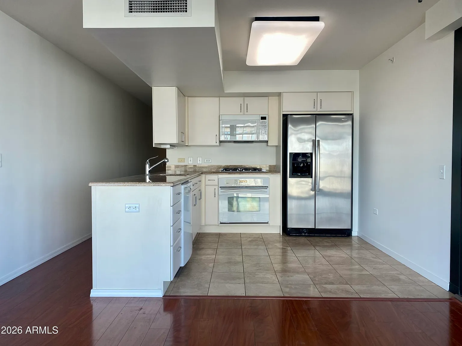 1 bed, 1.0 bath, 871 sqft, $2,350 — Photo 1
