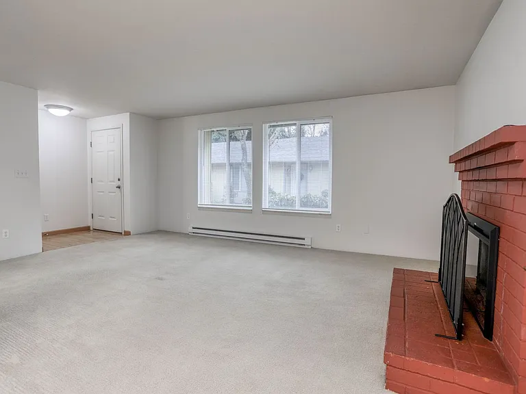 3903 E 18th St #11 — Photo 5