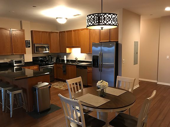 3rd image of 5100 W 96th St APT 420