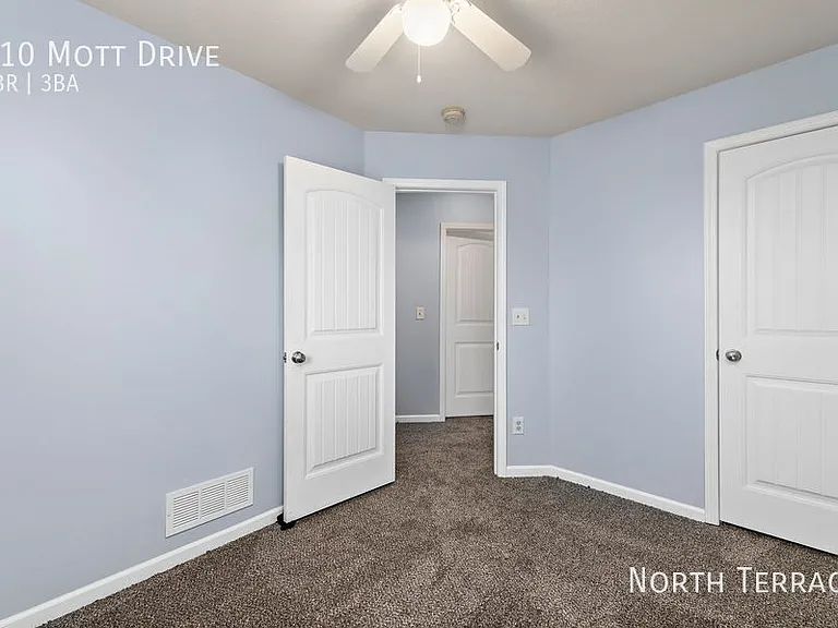 210 Mott Dr — Photo 8