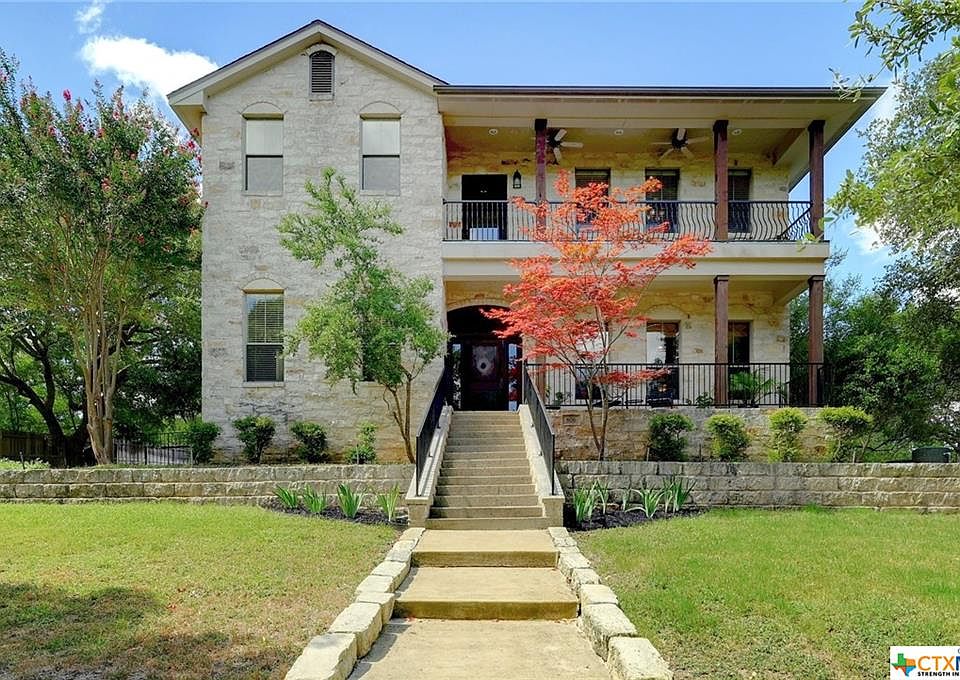 1st image of 806 Hillcrest Dr