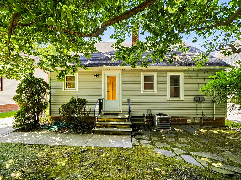 1307 Summit Dr — Photo 26