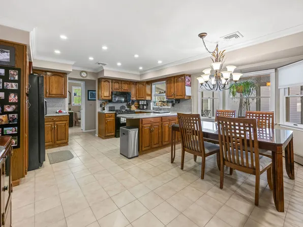 174 Tallman Street image 11 of 36