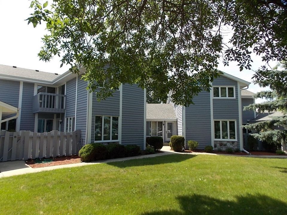 1st image of W157N11457 Hilbert Ln Unit E