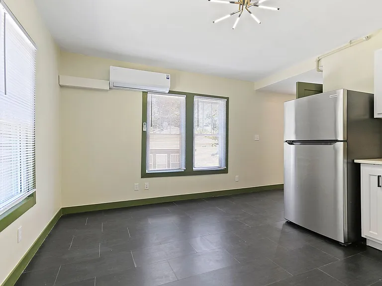 416 N College Ave #4 — Photo 9