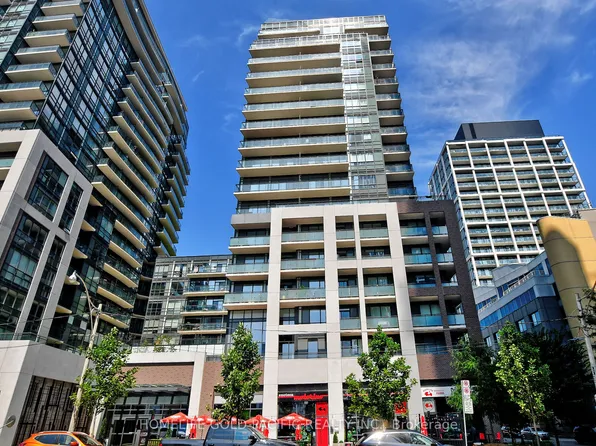 460 Adelaide St E #1718, Toronto, ON M5A 0E7
