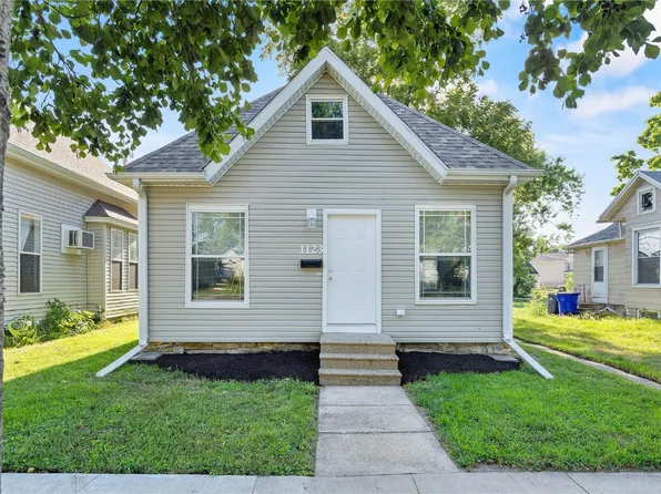 1123 K St SW, Cedar Rapids, IA 52404