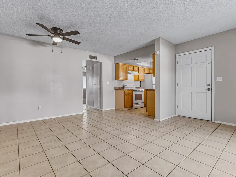 645 W Rio Salado Pkwy #C-102 — Photo 1