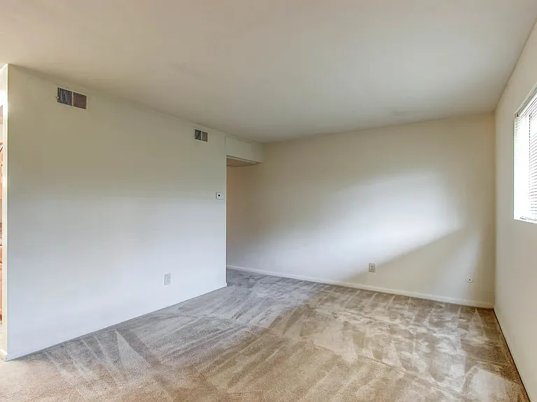 Harbor Inn Apartments — Photo 17