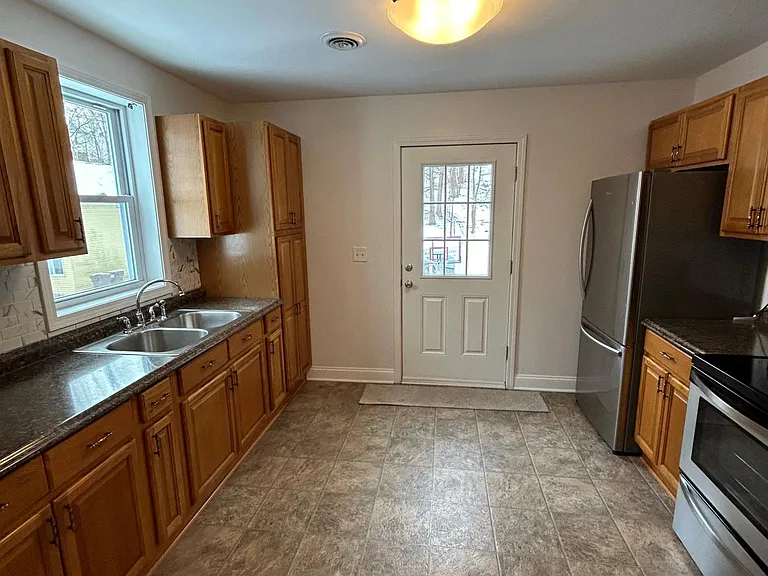 11 S Main St #2 — Photo 7