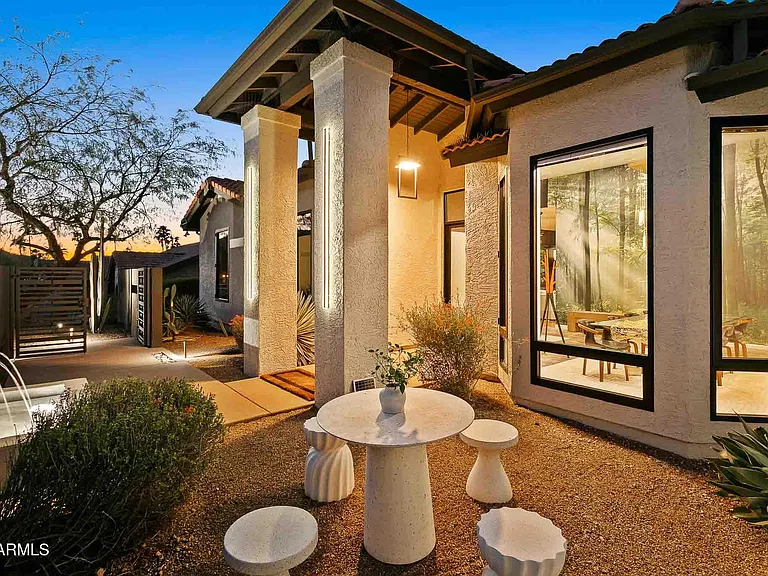 1202 W Aster Dr — Photo 4
