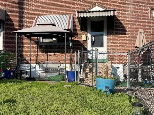 4013 Hellerman St, Philadelphia, PA 19135