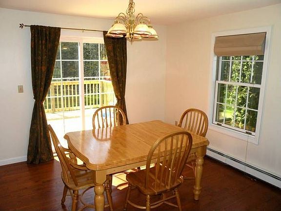 Dining Area toward Deck