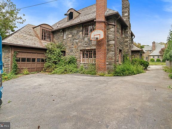 5th image of 1102 Childs Ave