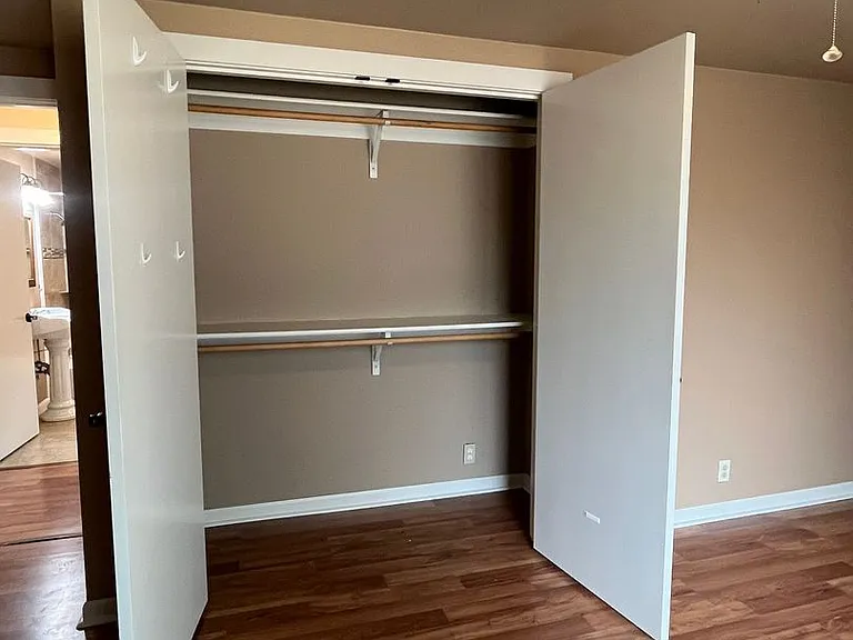 989 1/2 Laurelhurst Dr — Photo 12