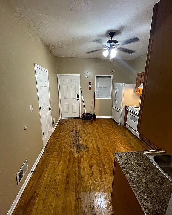 1st image of 1929 N Karlov Ave #1