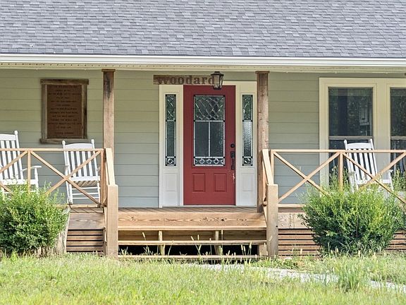 2nd image of 554 Hayes Ridge Rd