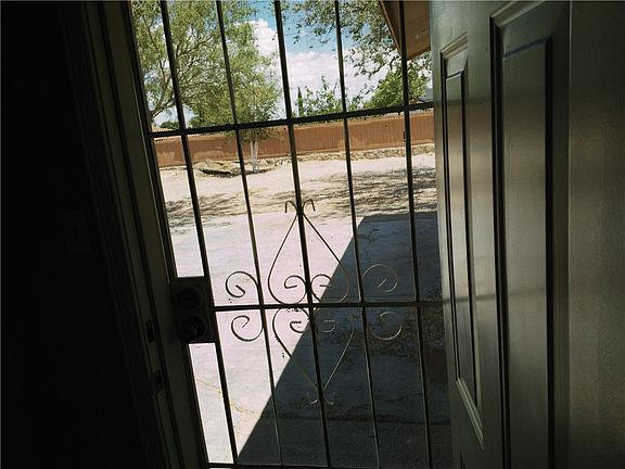 4th image of 13240 Cameldale Dr