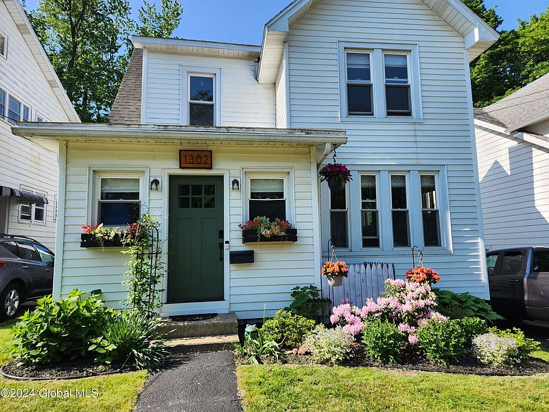 3rd image of 1302 Sausse Avenue