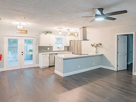 3rd image of 5532 Kiwanis Pl NE