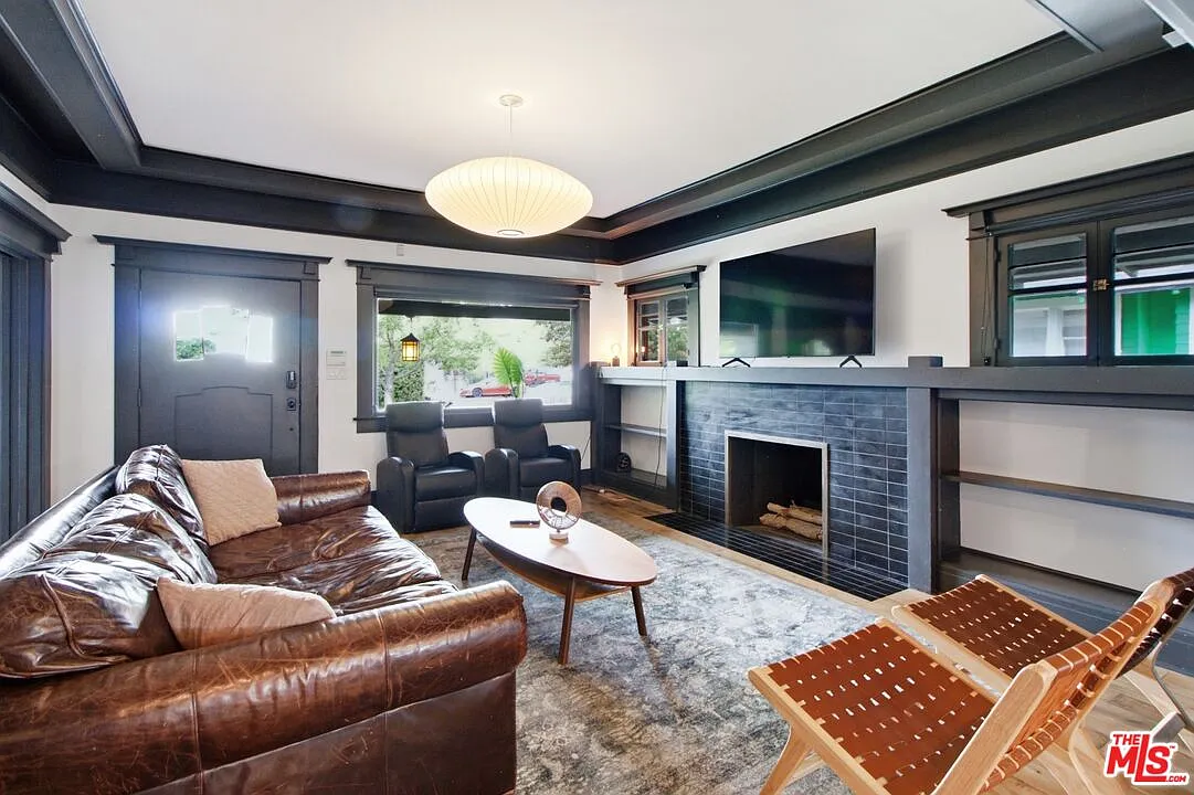 4 bed, 2.0 bath, 1826 sqft, $5,199 — Photo 3