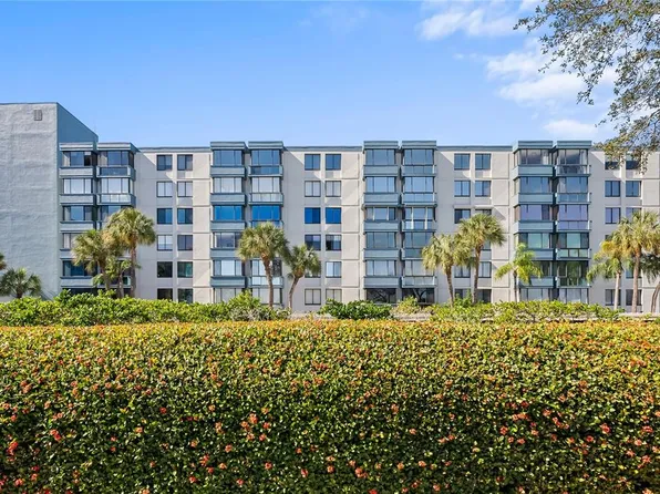 644 Island Way APT 304, Clearwater, FL 33767