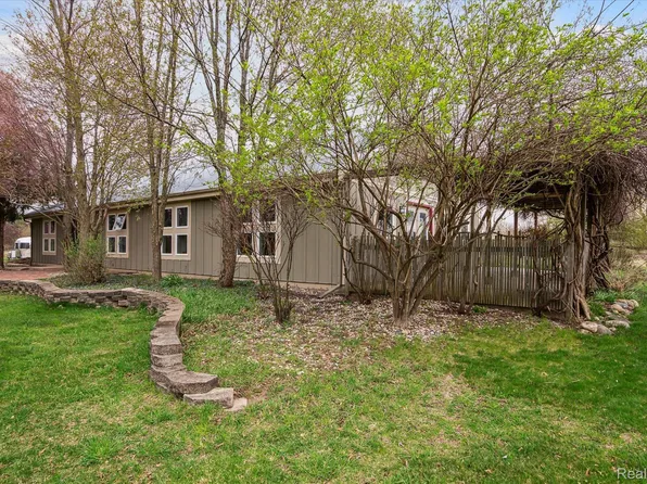 7830 Webster Church Rd, Whitmore Lake, MI 48189