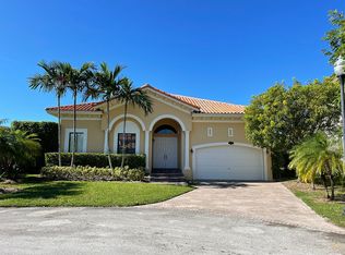 19364 SW 77th Pl, Cutler Bay, FL 33157