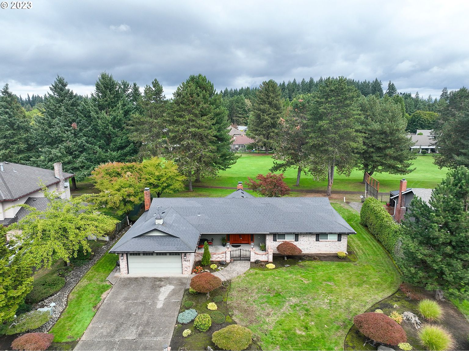 7433 NE Par Ln