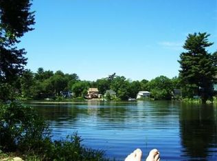 322 Old Pillings Pond Rd, Lynnfield, MA 01940