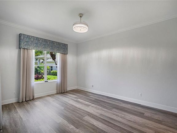 4th image of 821 Vistana Cir #24