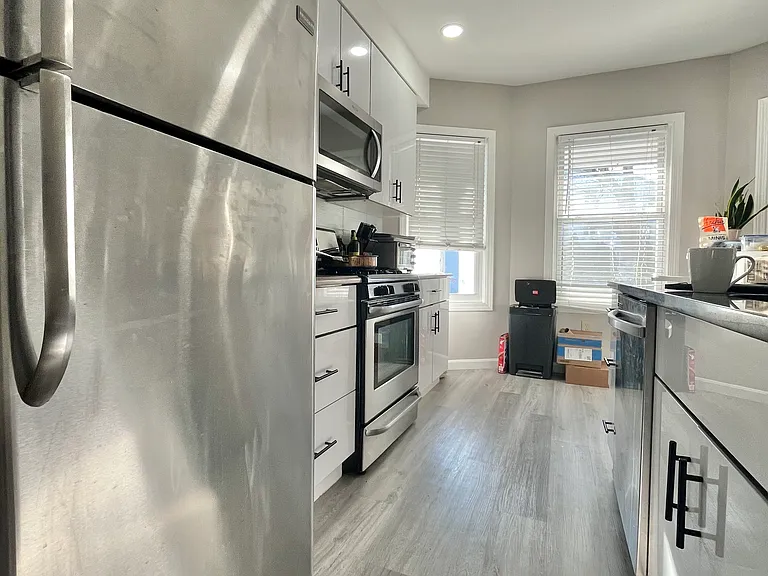 49 Quint Ave #2 — Photo 10
