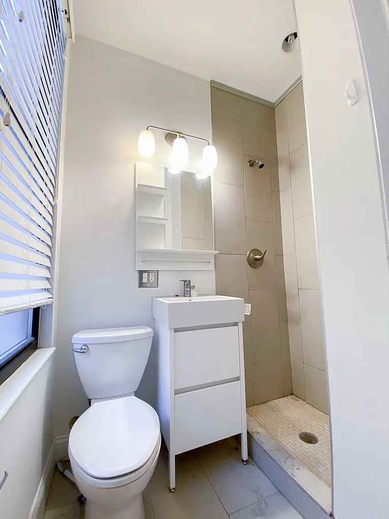 53 W. Burton Pl. — Photo 4