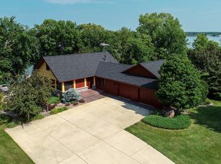 24912 Vista Rd, Hutchinson, MN 55350