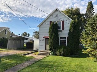 8899 Bay Shore Dr, Gladstone, MI 49837