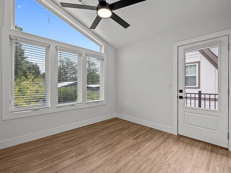 1001B N Gregson St — Photo 16