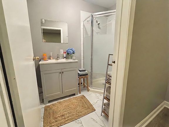 4th image of 1459 Main St W Unit 5
