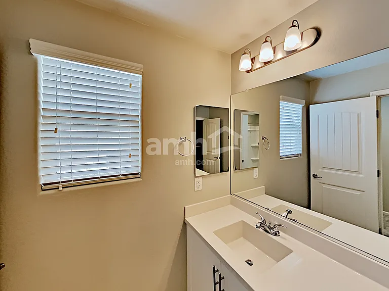 20734 W Stone Hill Rd — Photo 7