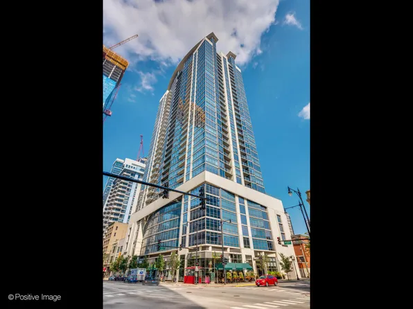 100 E 14th St APT 1502, Chicago, IL 60605