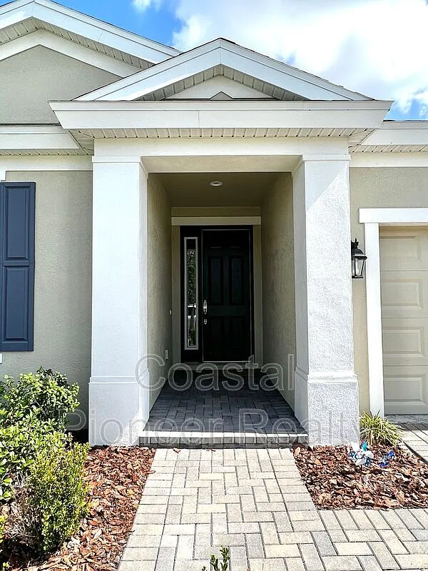 3 bed, 2.0 bath, 2101 sqft, $3,000 — Photo 3