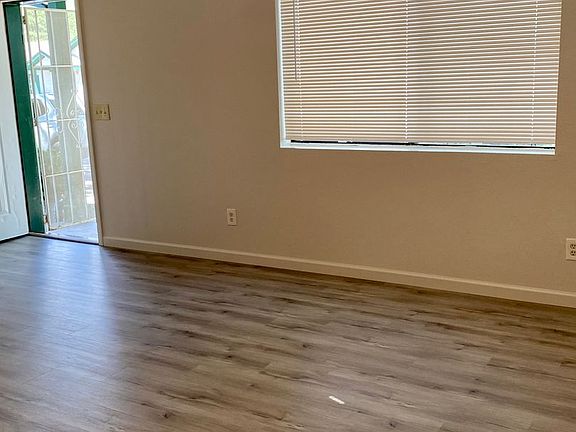 3rd image of 3649 Canyon Loop Unit 2