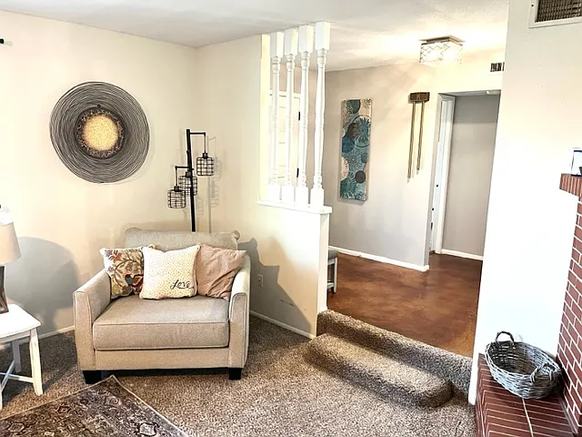1247 W Devonshire St — Photo 15