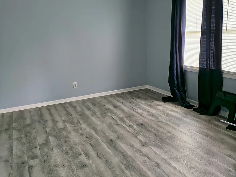 136 Ashville Dr — Photo 4