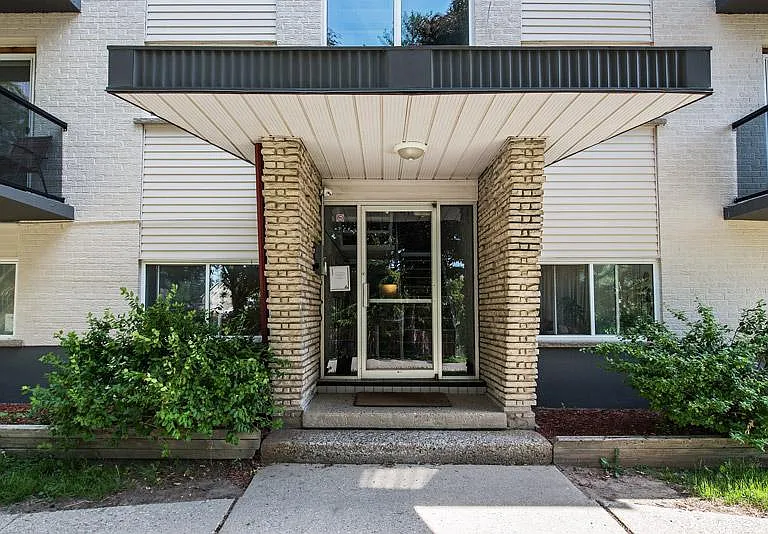 470 Wellington St N — Photo 14