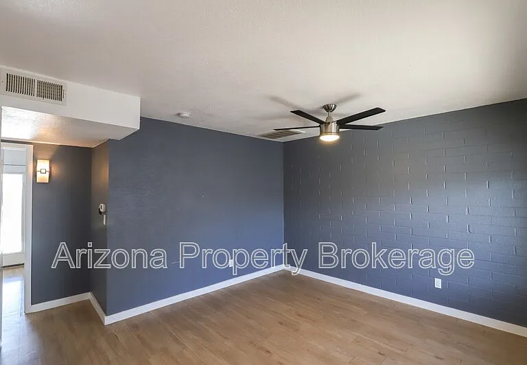 9603 N 5th St #B — Photo 5