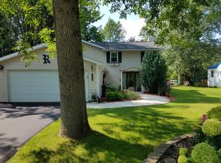 9179 Riverside Rd, Clay, NY 13041