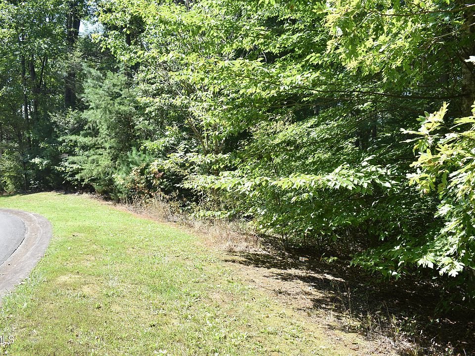 2nd image of 112 E River Pointe Dr
